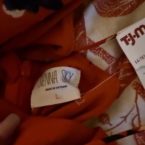 Sienna Sky Strapless Floral Dress in Orange and Black - Picture 5 of 5